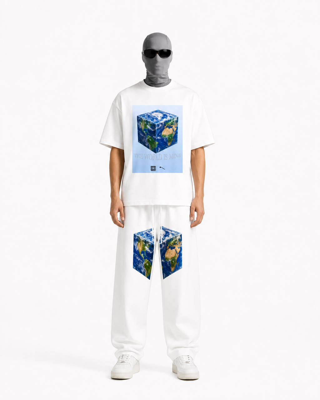 the world is mine / Essential Cotton T-Shirt